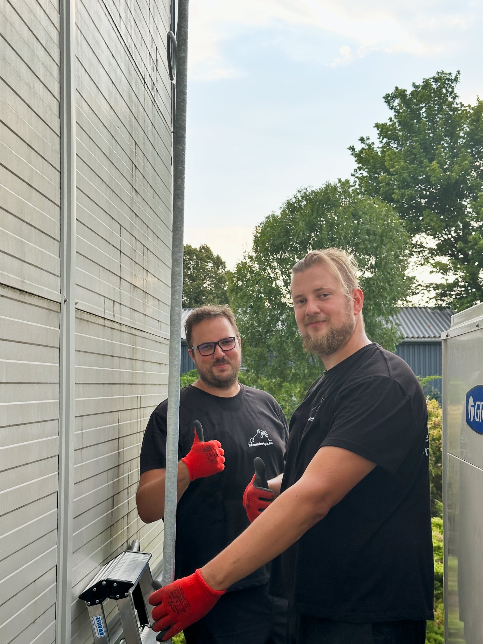 a földelőszonda leütés előtt két darab hőssel grounding-rod-before-installation